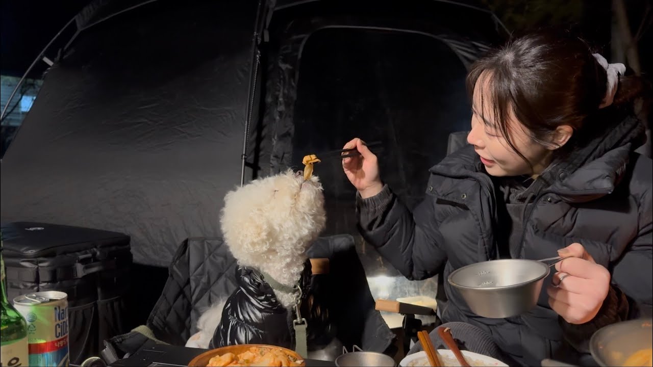 먹방 여행 계곡 물 흐르는 캠핑장 강아지랑 텐트 속에서 | 김치찜, 강아지 김치찜, 단호박 스프, 육포 