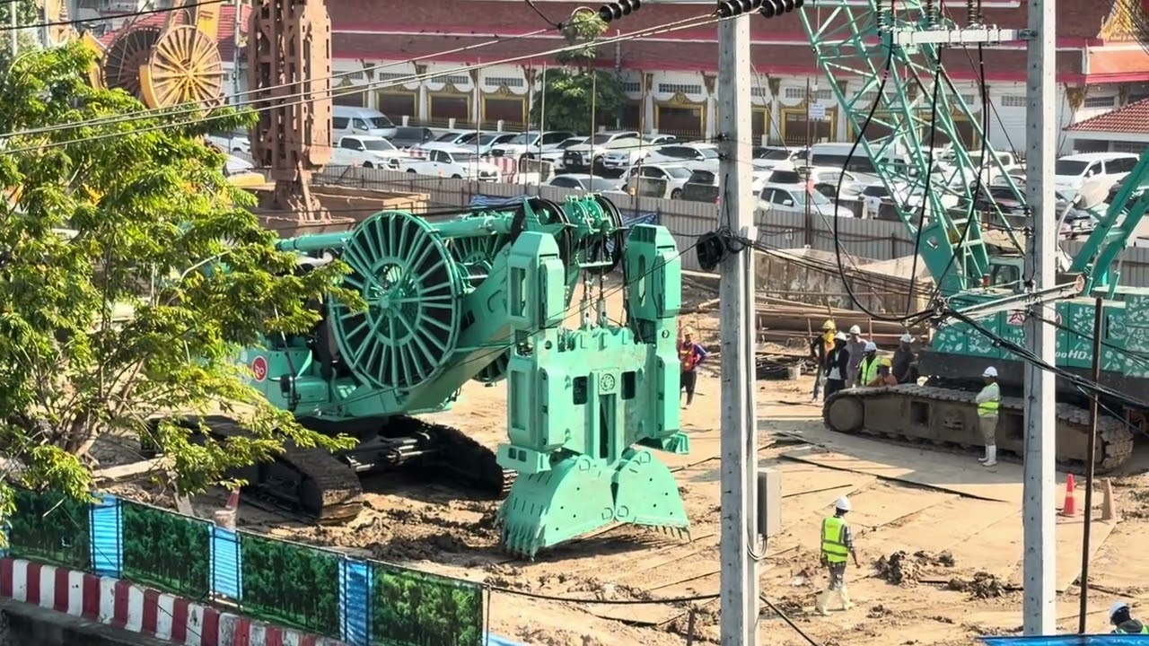 Bangkok - Construction crane for Bangkok’s next BTS project #bkk #barges #alley #thailand