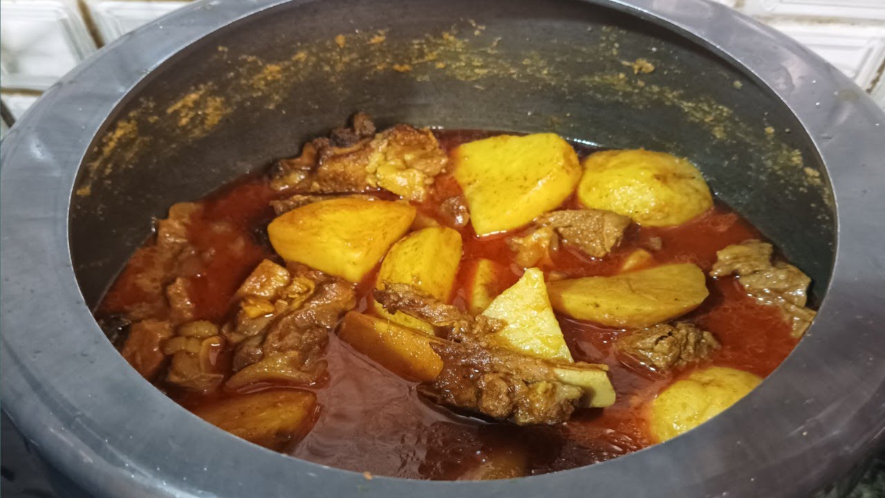 Aloo Gosht Banane Ka Sabse Best Tarika | Aloo Gosht Recipe | by Cook With Nazia 