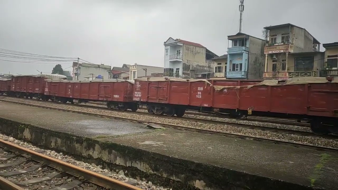 Tạm biệt ae Lào Cai, mình về bản Lâm Thao, D10H -001 kéo H2736(24/2/2026)
