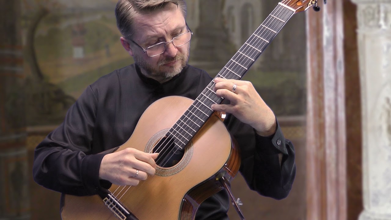 Jacek Świtacz plays A. Barrios Mangoré  