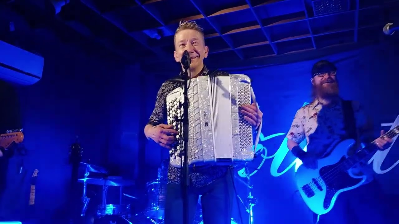 Yölintu - Sitä saa mitä tilaa - Teeveen kokoinen haitari Noormarkun raitilla