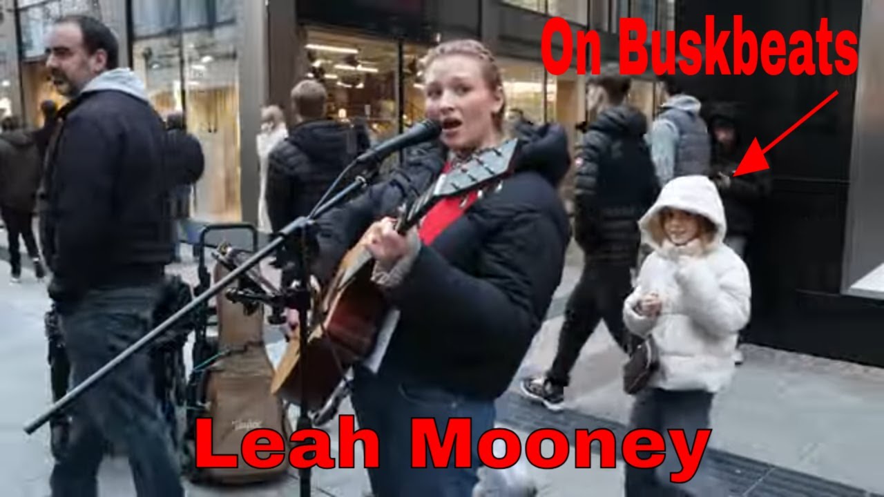 Crowds love it 🌙 Fly Me To The Moon Incredible Busking by Leah Mooney on Grafton Street. With Lyrics