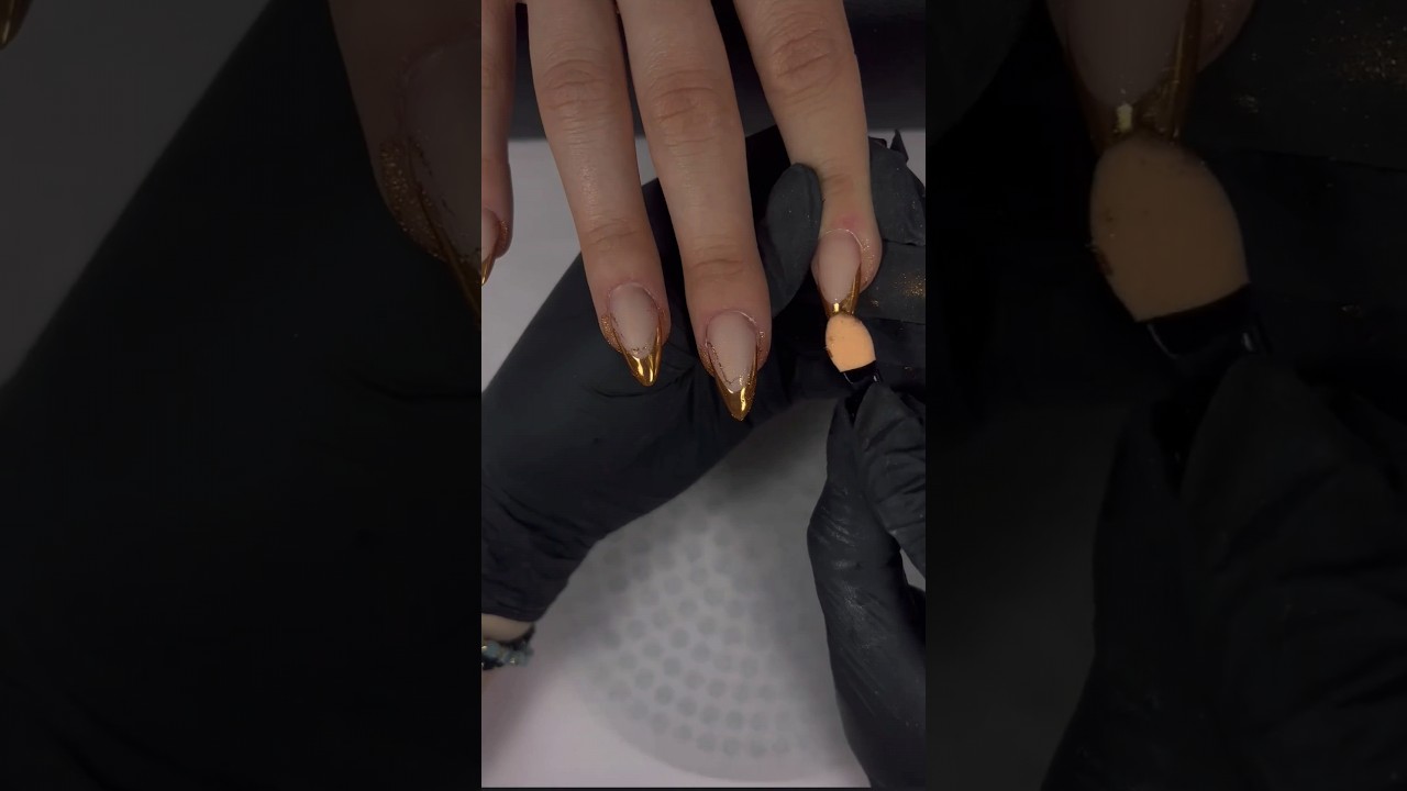 P&oacute; cromo ✨ #nails #nailsdesign #nailart #gelnatips #babycolor #unhas #designnails #viral #nail