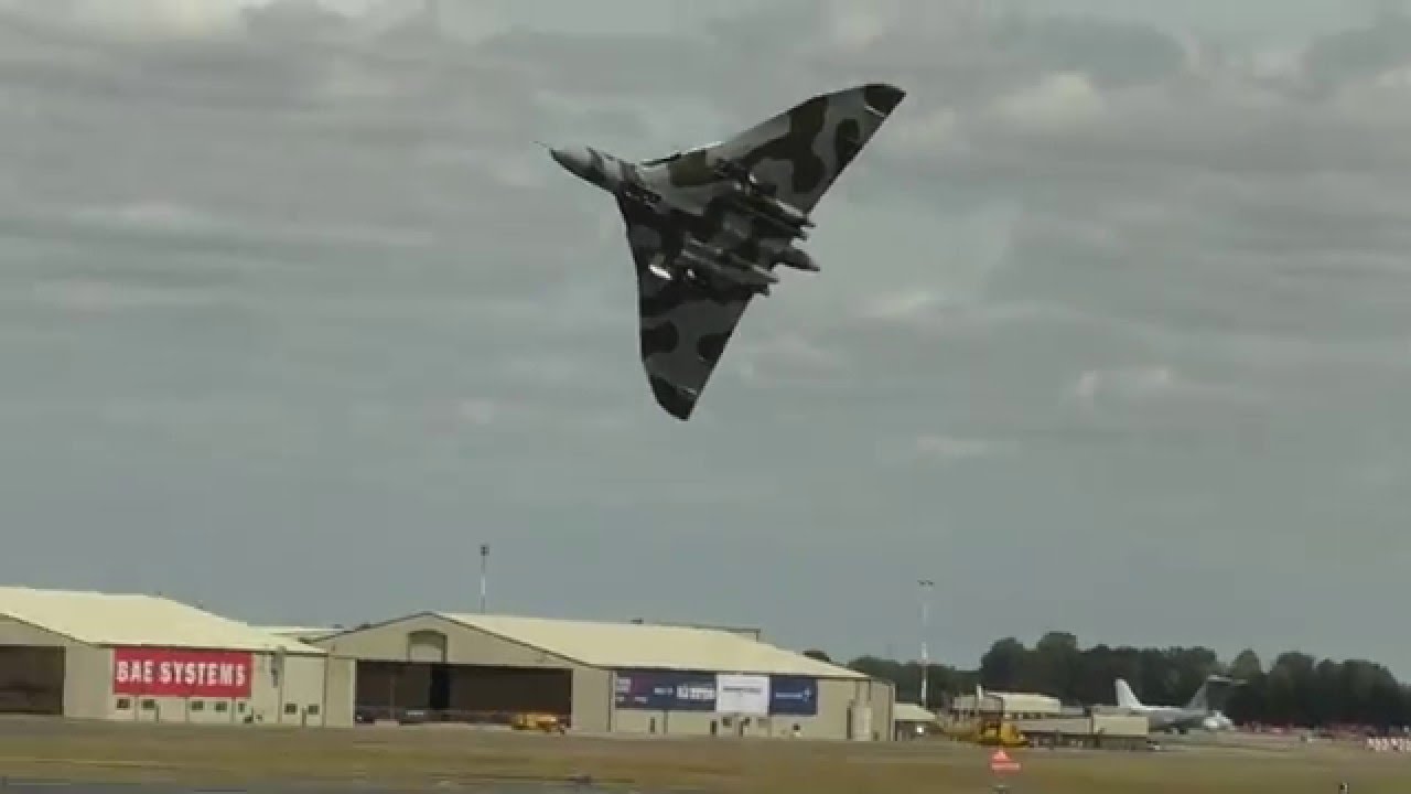 Vulcan XH558 RIAT 2015, THAT Wingover takeoff from Kev Rumens.