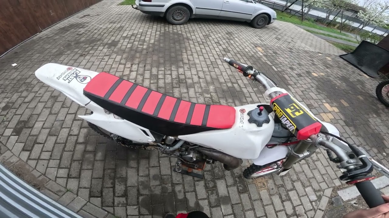 Honda CR 85 już klasyk powoli...