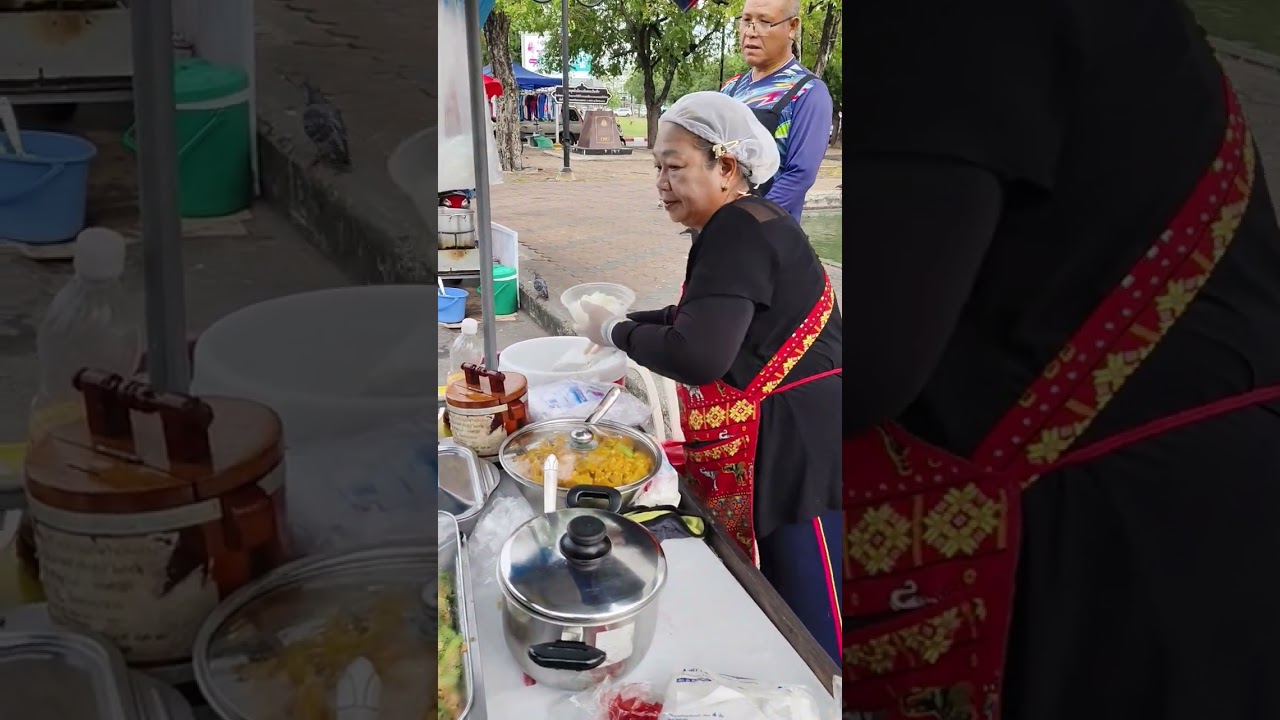 ร้านป้าเขียว ข้าวราดแกงบนรถเข็นเล็กๆ ขาย 30 บาทอิ่มจุกได้ พิกัดศาลากลางฉะเชิงเทราหน้าเสาธงร 5