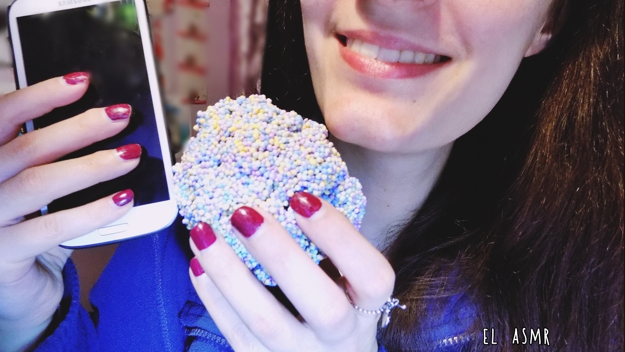 ★ASMR italiano★ SUSSURRI e SUONI RILASSANTI! ♥(tapping,foam,water,crinckle,page turning)