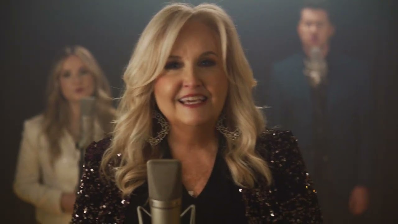 Four Days Late – Karen Peck & New River | Official Acoustic Video