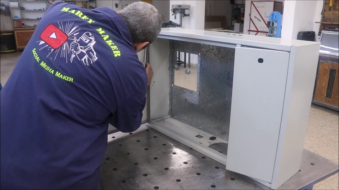 CNC Taglio Plasma: Armadietto elettrico - CNC Plasma Cutting: Electrical cabinet