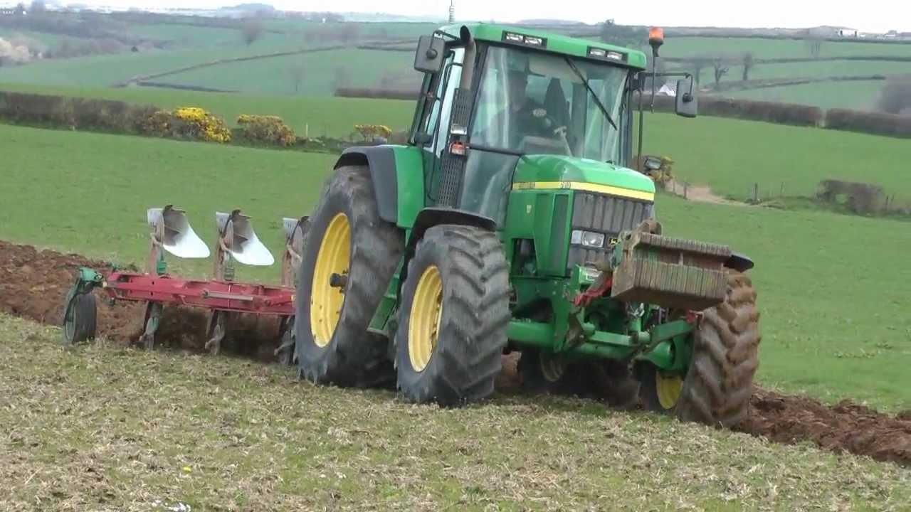 Ploughing with John Deere 7810.