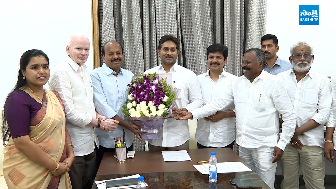 YS Jagan Holds Strategic Meeting with YSRCP MPs | @SakshiTVLIVE