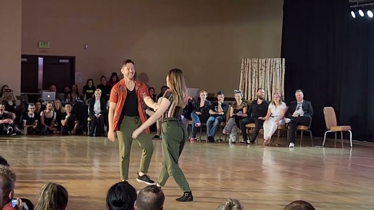 Halloween Swingthing 2022 Scary Strictly - Бенджи Швиммер и Виктория Хенк