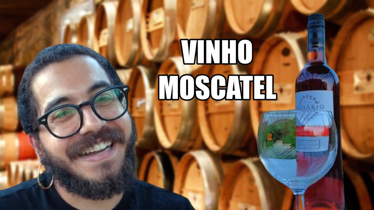 Provando vinho Moscatel de Set&uacute;bal