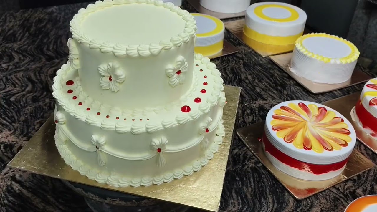 Two tier butterscotch cake design #chocolaty cake heaven chandaneswar 