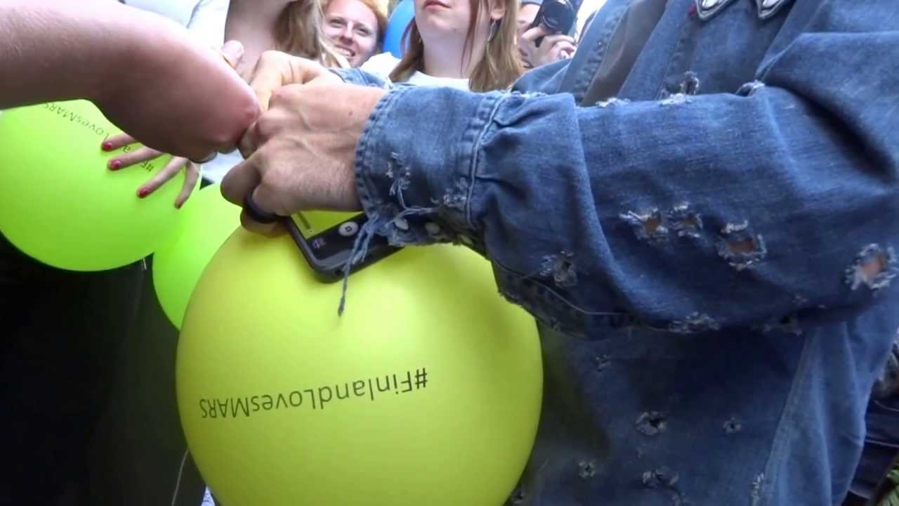 Shannon Leto and the helium voice in Helsinki