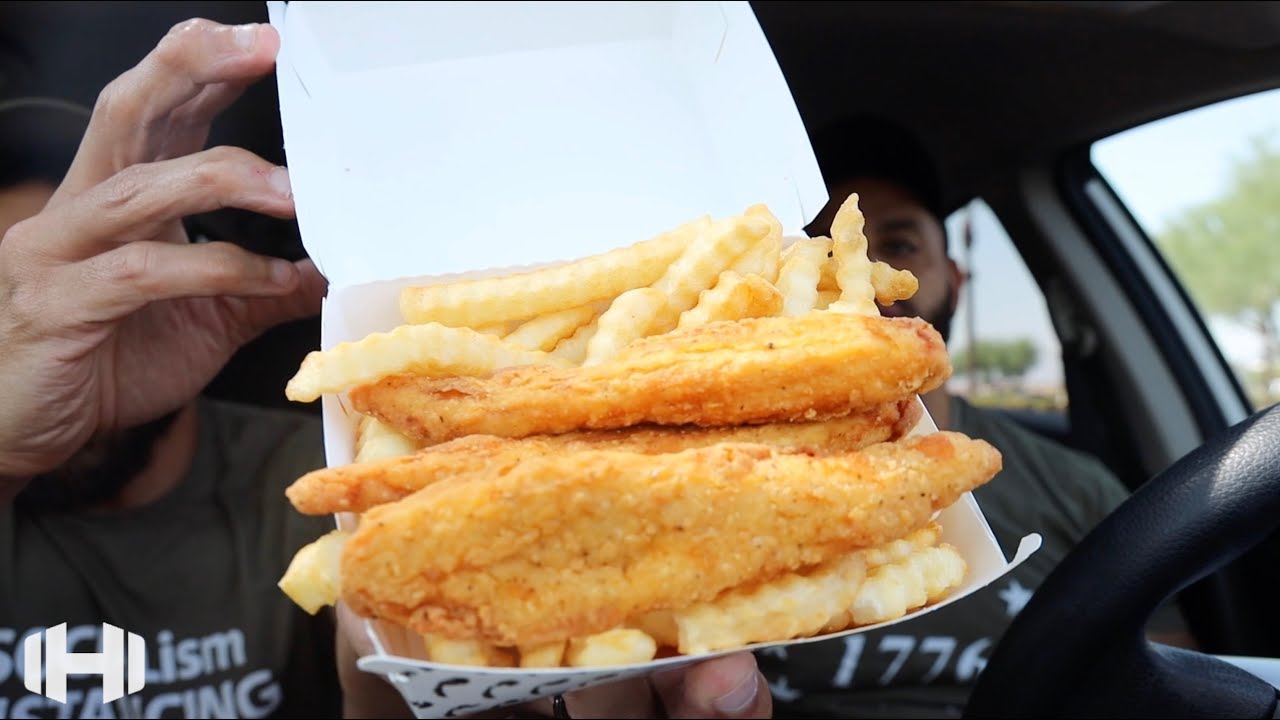Поедание «Куриного ассорти с картошкой фри» от Del Taco