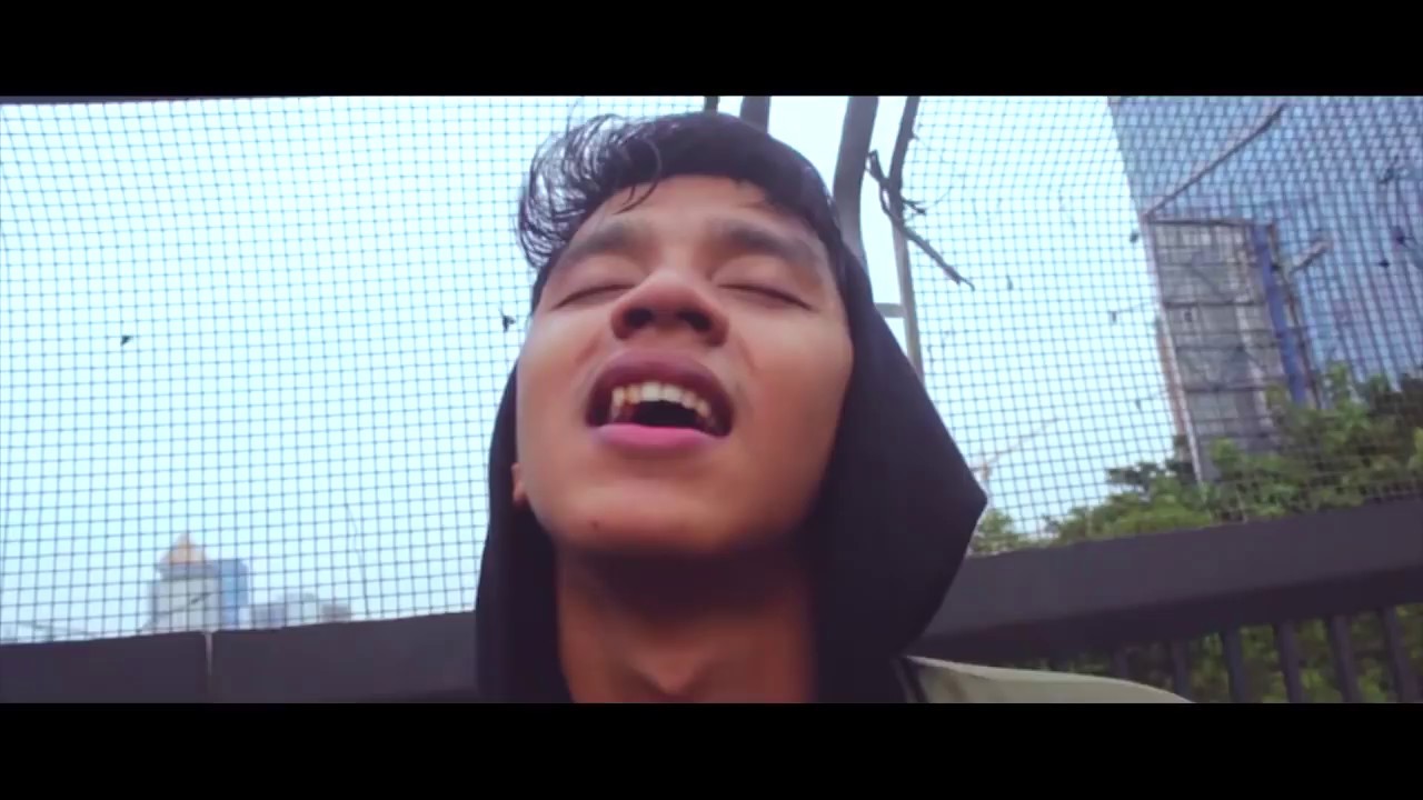 Macbee - Berhenti (Official Video)