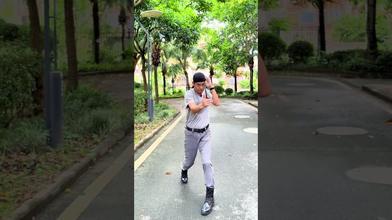 Member Zone Claw Knife Tutorial ① Fighting posture Have you ever been amazed by the