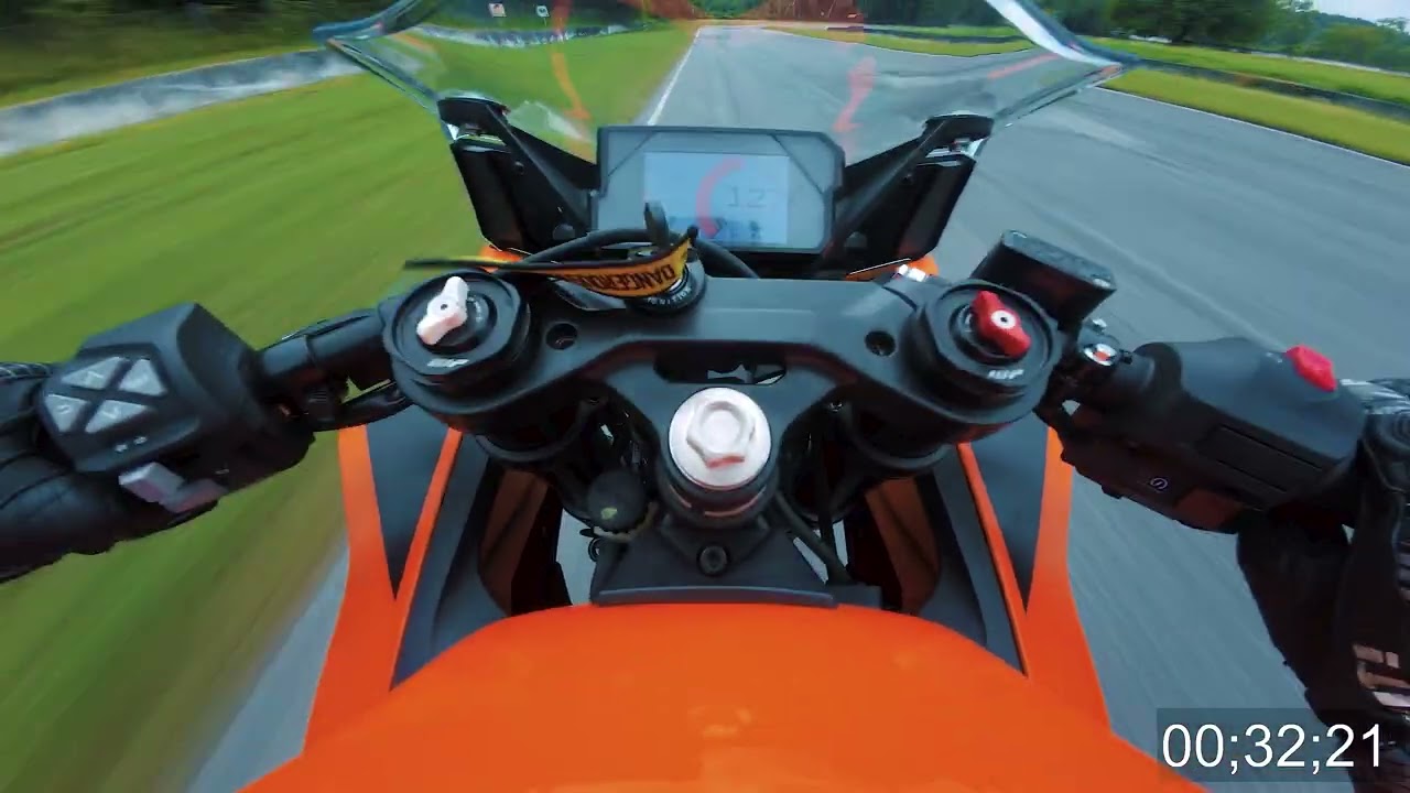 Track Day Training 4. KTM RC 390, Kawasaki Ninja 400 x3, BMW S1000RR