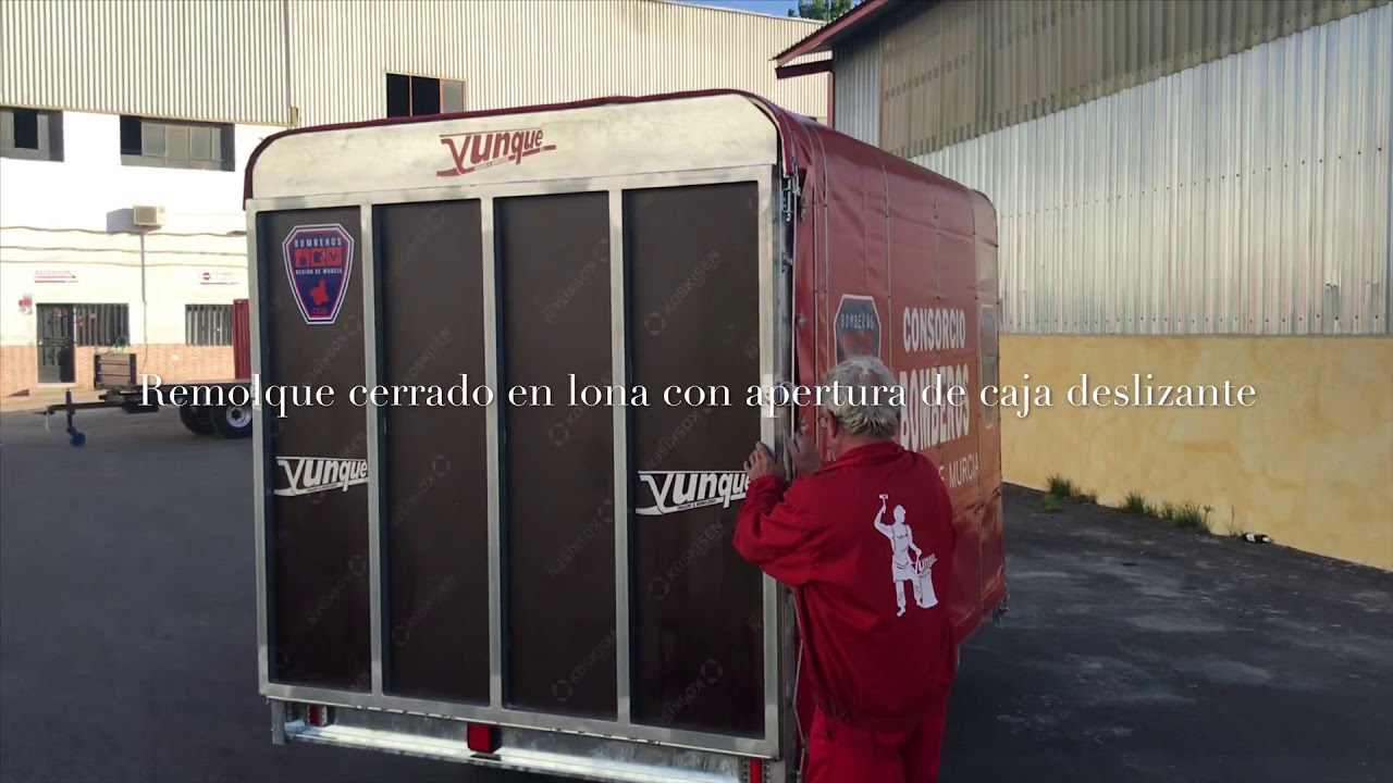 Remolque cerrado en lona con apertura de caja deslizante