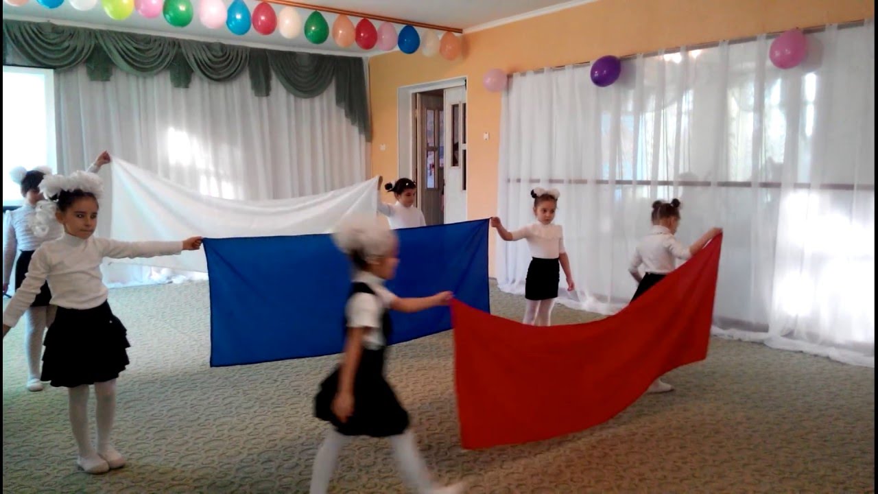 Танец с полотнами 