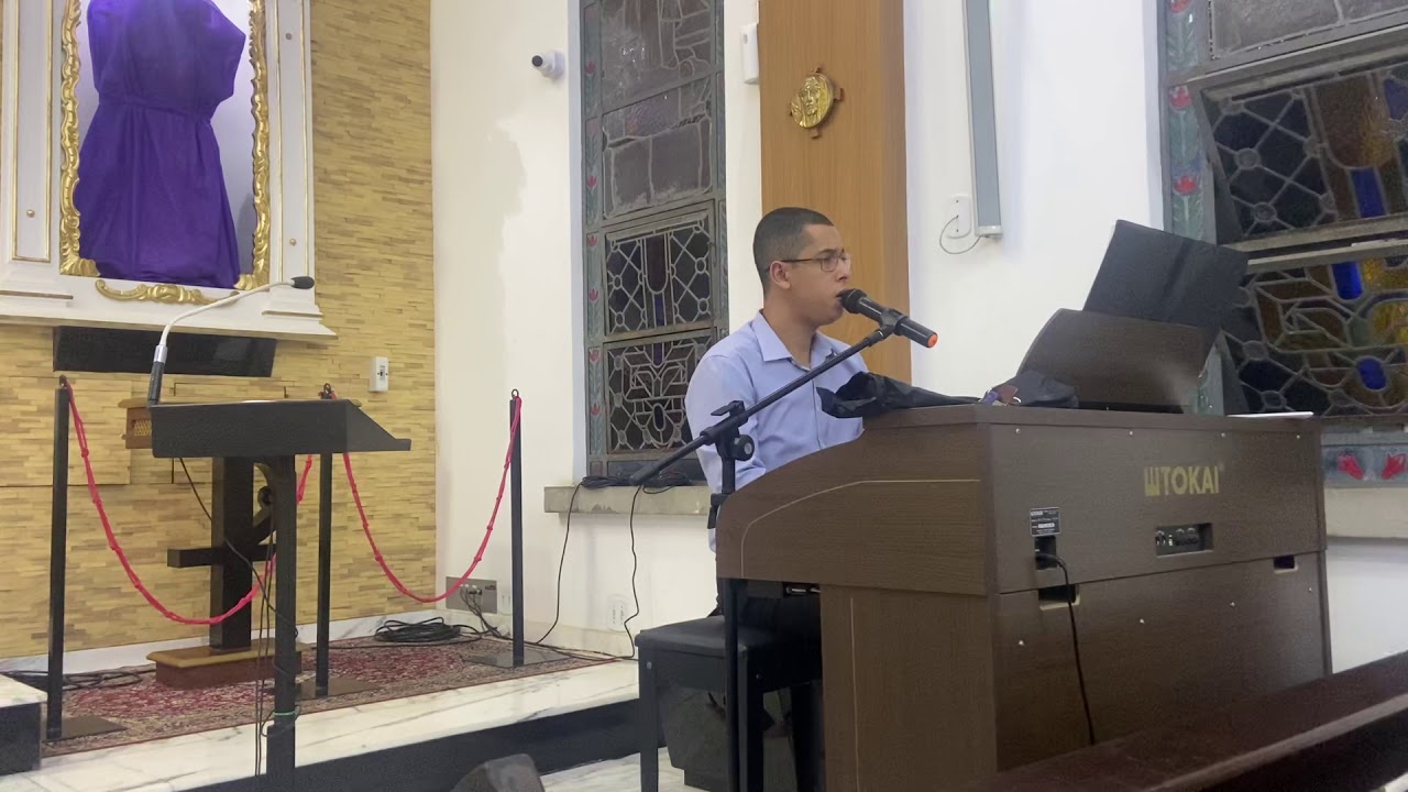Deus de amor, nós te adoramos