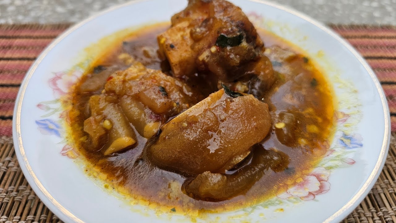 I Tried BEEF TROTTERS (And They're Amazing)