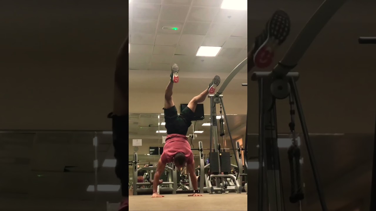 #handstandpushupcom #handstan #crossfit #workout #uae #fitness #gymworkout #morocco