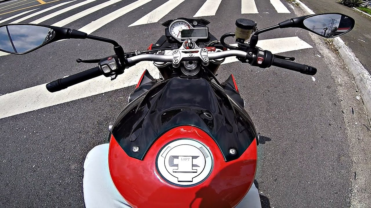 ROLE DE BMW S1000R AKRAPOVIC