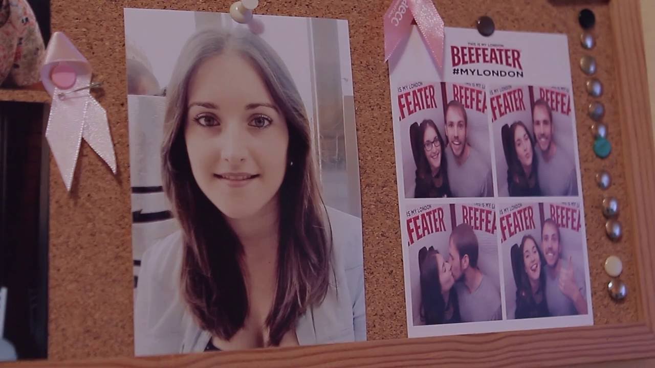 Never Give Up: Cap&iacute;tulo 1 - Un Lazo Rosa con 22