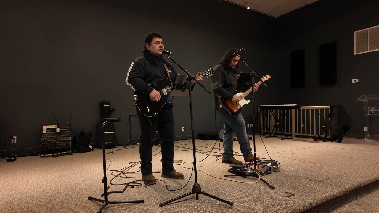 Friday Night Worship at Luz Y Verdad
