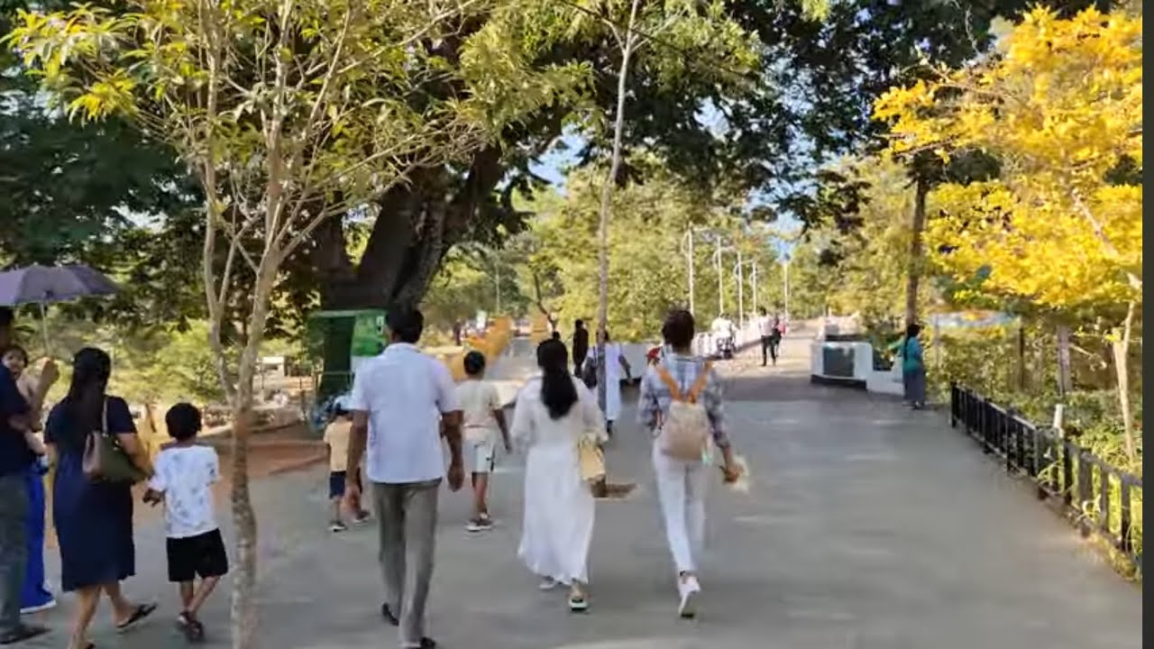 Trip to Kataragama, Sri Lanka 🇱🇰 | අපේ කතරගම Trip එක