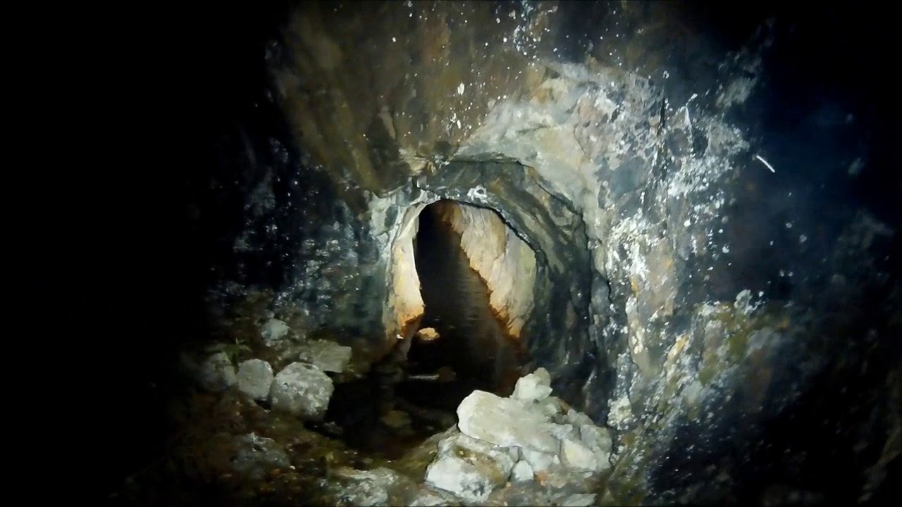 Stollg&aring;ng till Broddgruvan och Dagbrottet 2017-11-27 - Abandoned Mine
