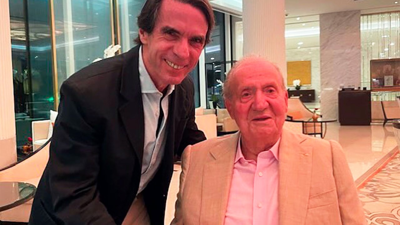 Reencuentro entrañable: la instantánea de Juan Carlos I y José María Aznar