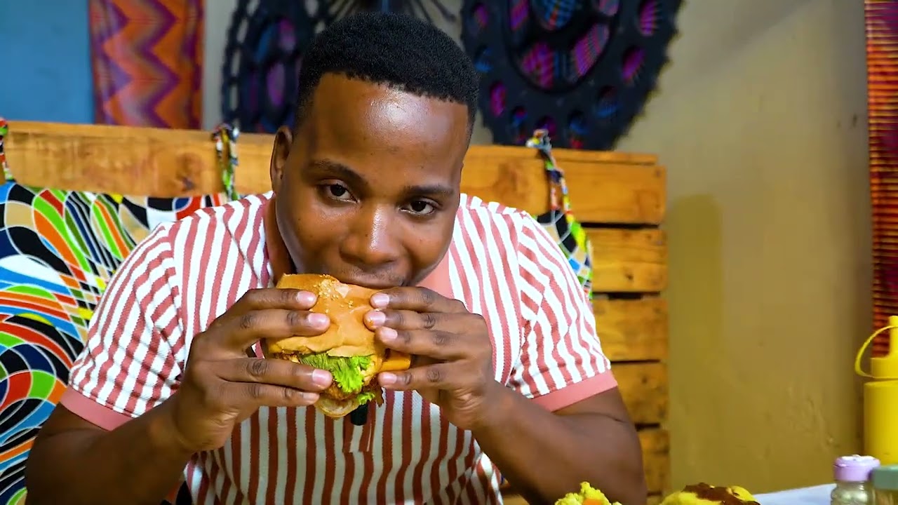 I TASTED A VERY DELICIOUS CHEESEBURGER AND GRILLED CHICKEN AT ECHO's PARK(Chileka, Blantyre, Malawi)
