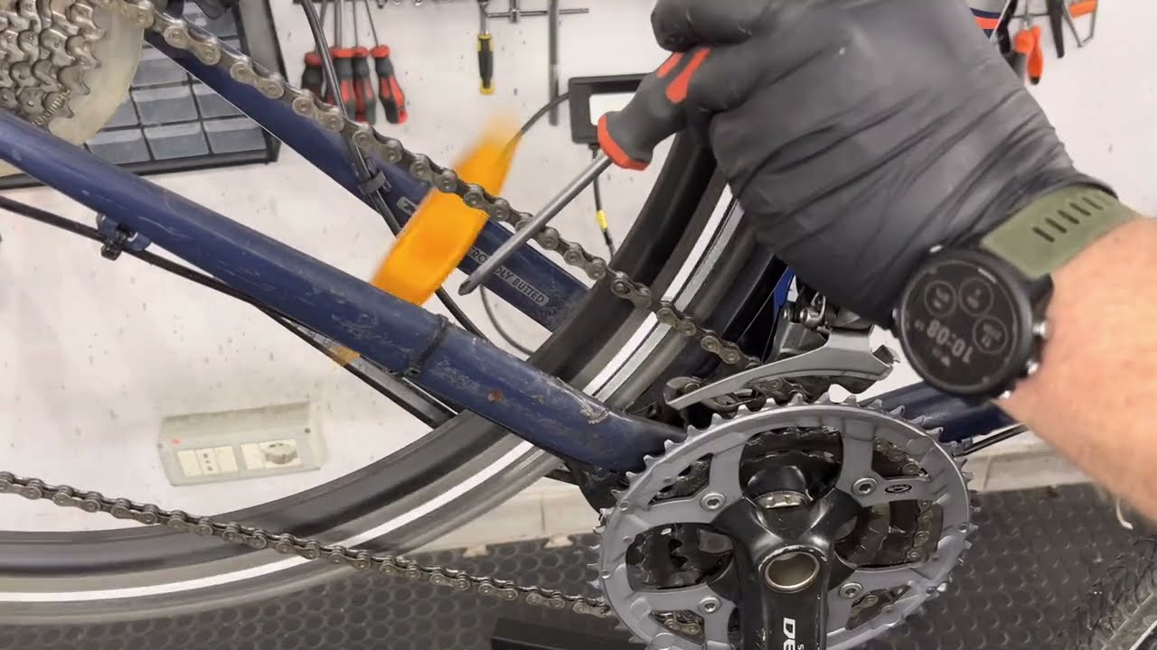 IN OFFICINA CICLOTURISMO KONA