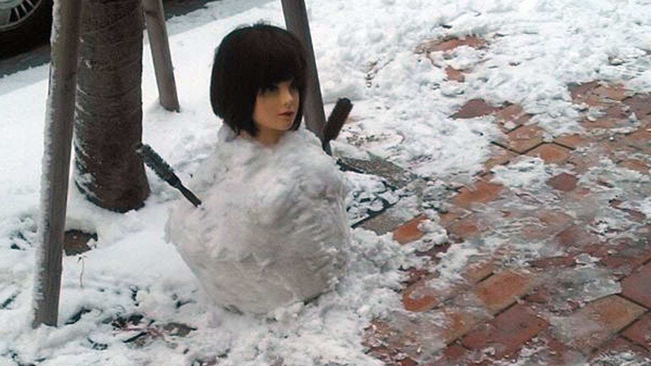 FREAKY SNOWMAN