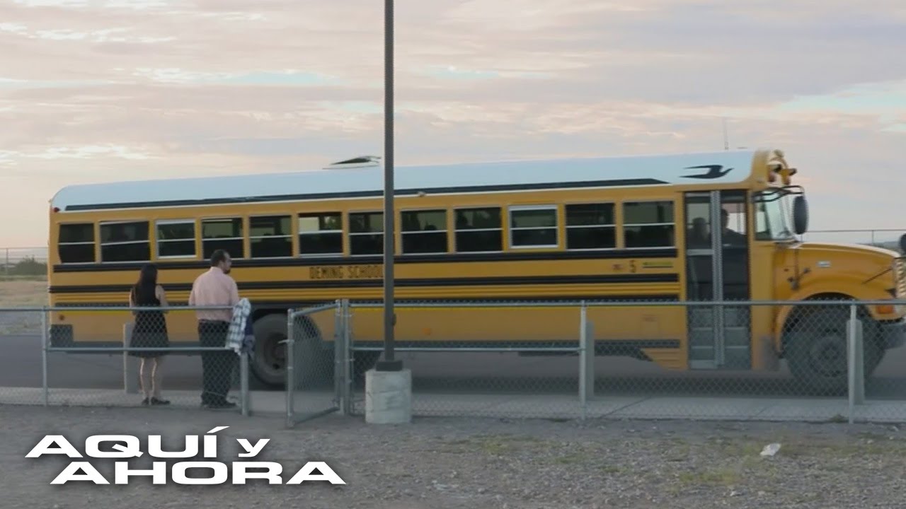 Niños cruzan la frontera cada día para ir a la escuela