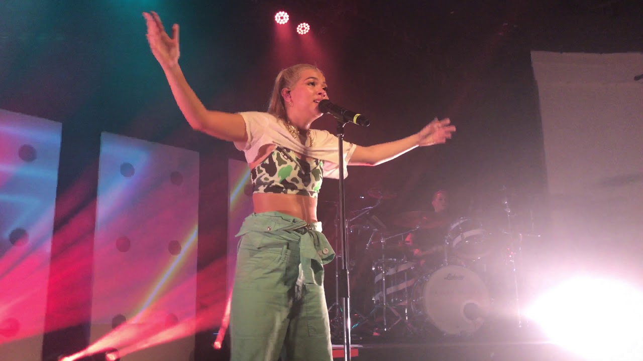 Gravel To Tempo - Hayley Kiyoko - FRONT ROW LIVE Lawrence, KS