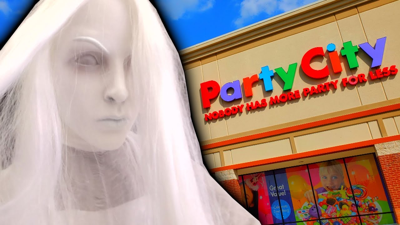 HALLOWEEN CITY 2020 in PEARLAND TEXAS !! Party City