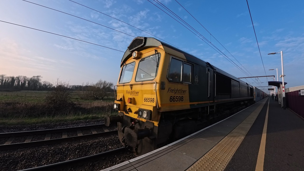 Freightliner 66598 - 4L73 Tinsley Intermodal Term to London Gateway Frghtliner on 09.03.2026