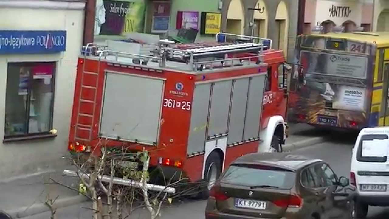 JRG 1 Tarnów: 361-25 alarmowo do pożaru samochodu.