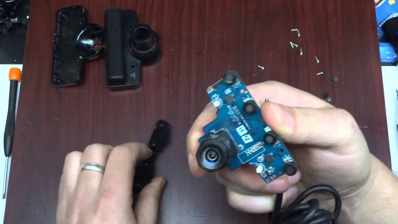 Разборка Sony PS Eye для проверки оптики и световых мечей из «Звездных войн».