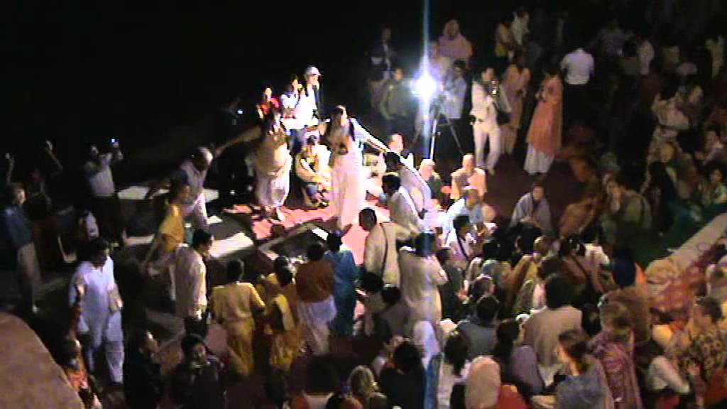 2008-11-04 (5) Sri Prahlad Prabhu, kirtan in Rishikesh
