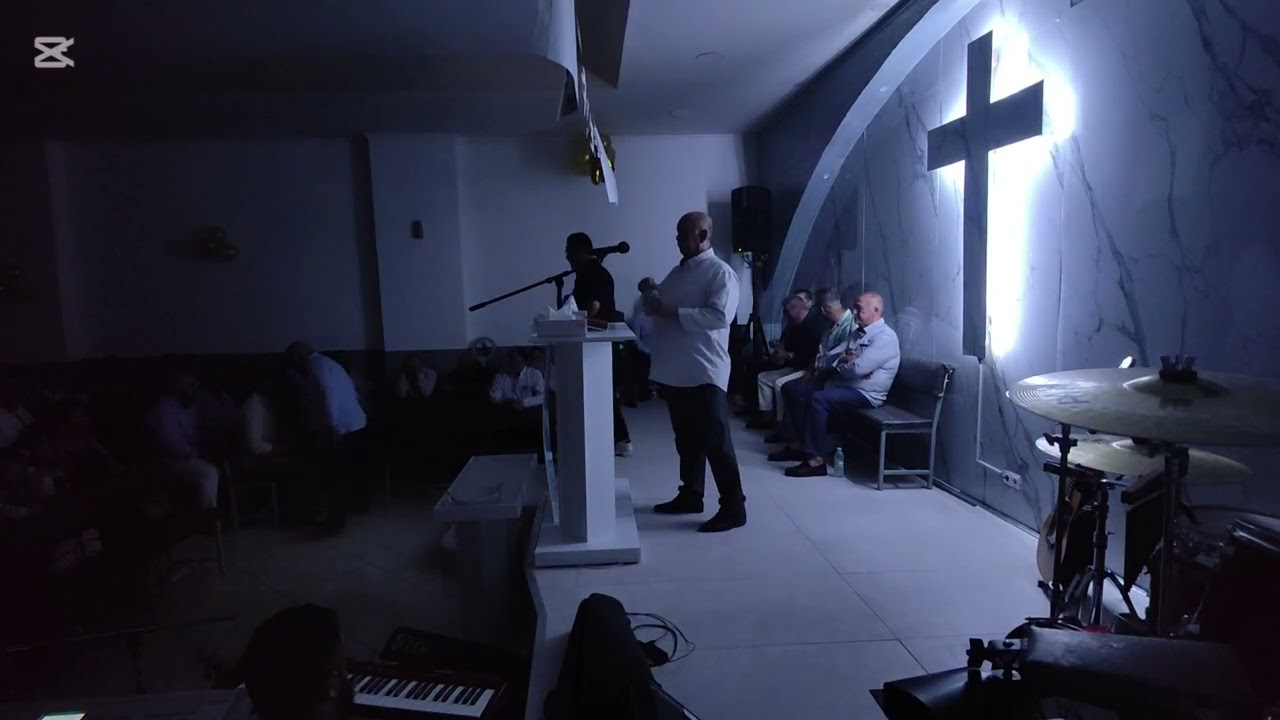 5/06/2025 IGLESIA DE USERA PRESENTACIÓN DE LOS NUEVOS PASTORES DE LA IGLESIA SEBAS Y MARI