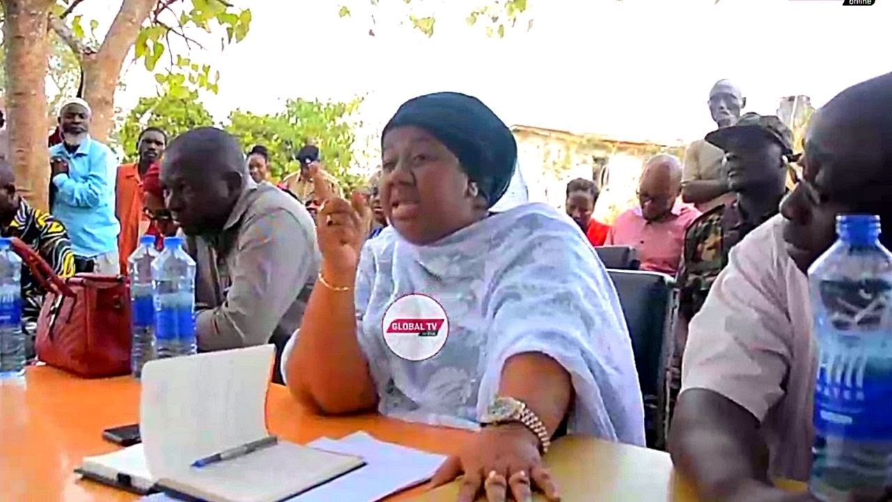 DC BAGAMOYO HATAKI UKOROFI, AWABANA VIONGOZI Mbele ya WANANCHI - 
