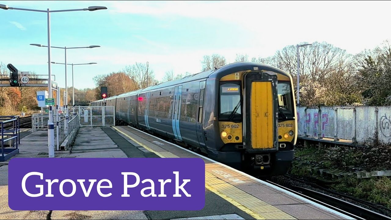 Trains at Grove Park | 13/12/2025