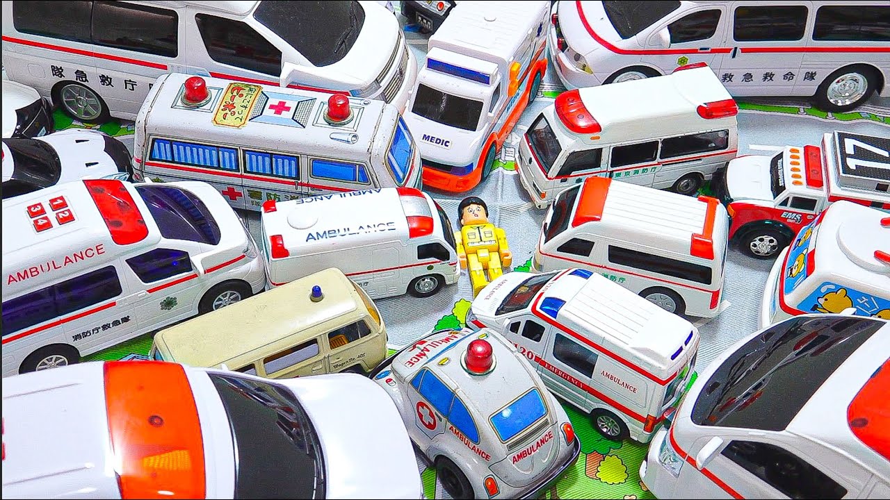 【救急車＆パトカー緊急出動！】救急車は助ける！パトカーは逃げた車を追いかける！Ambulance helps! Police cars chase escaped cars!