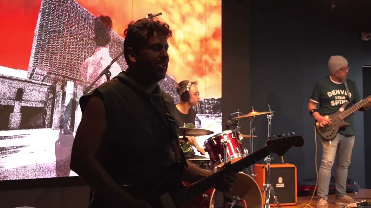 Radio Control - Boom en vivo.